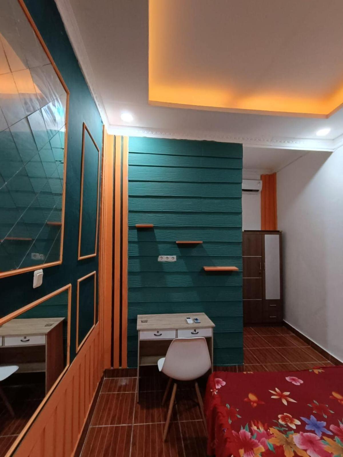 Oyo Life 92977 Neba Kost Aesthetic Hotel Peladen Exterior photo