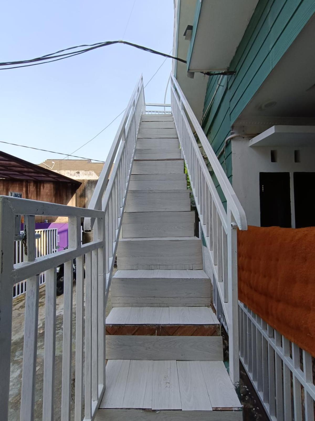 Oyo Life 92977 Neba Kost Aesthetic Hotel Peladen Exterior photo