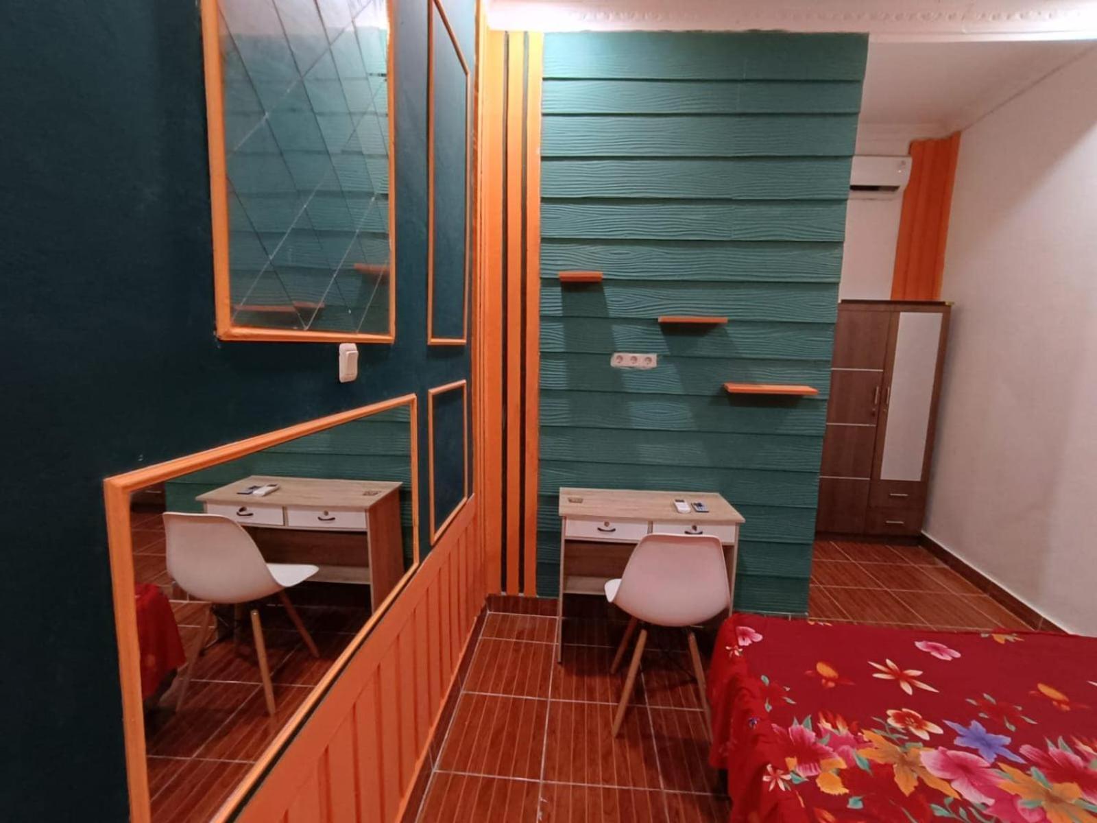 Oyo Life 92977 Neba Kost Aesthetic Hotel Peladen Exterior photo